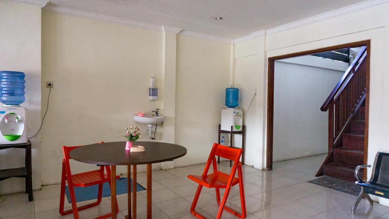 Hotel Reddoorz Near Sentani Airport Jayapura Esterno foto