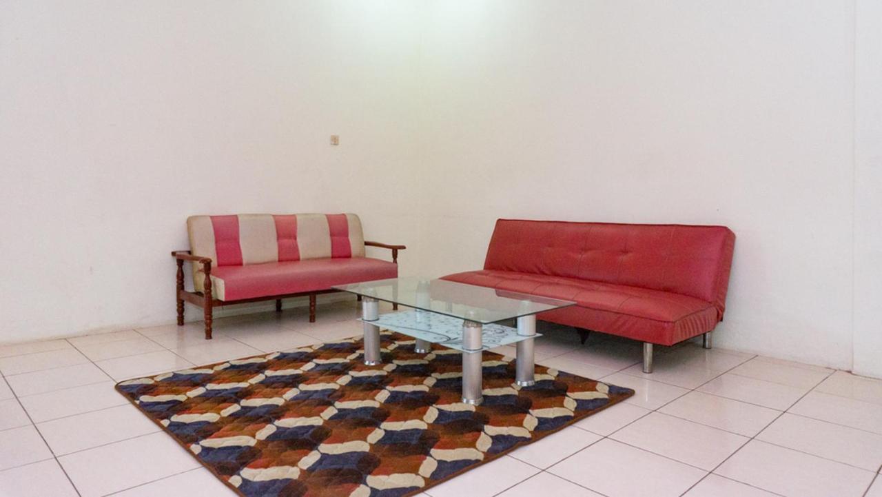Hotel Reddoorz Near Sentani Airport Jayapura Esterno foto