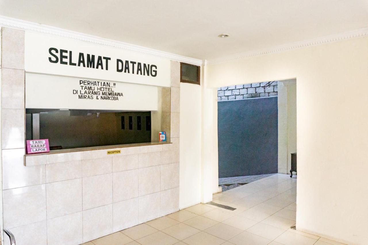 Hotel Reddoorz Near Sentani Airport Jayapura Esterno foto