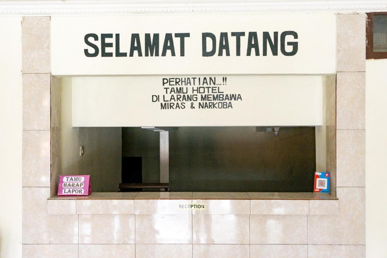 Hotel Reddoorz Near Sentani Airport Jayapura Esterno foto