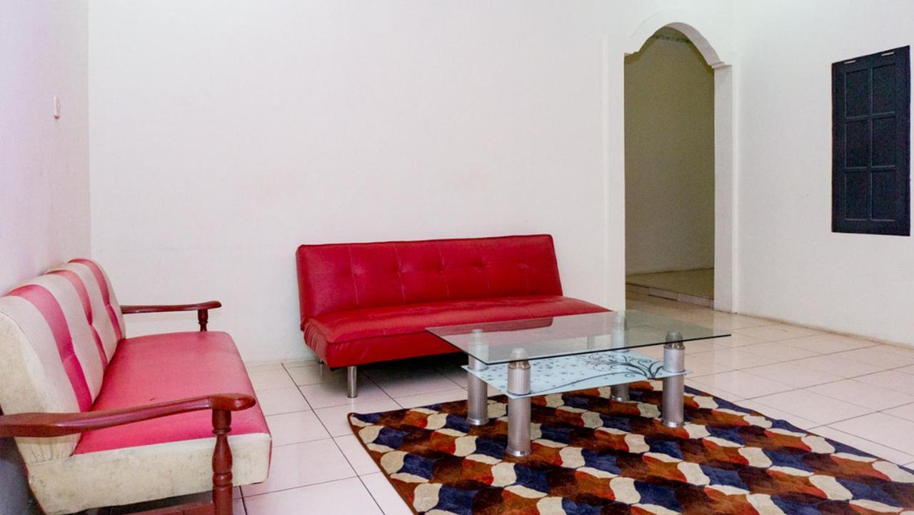 Hotel Reddoorz Near Sentani Airport Jayapura Esterno foto