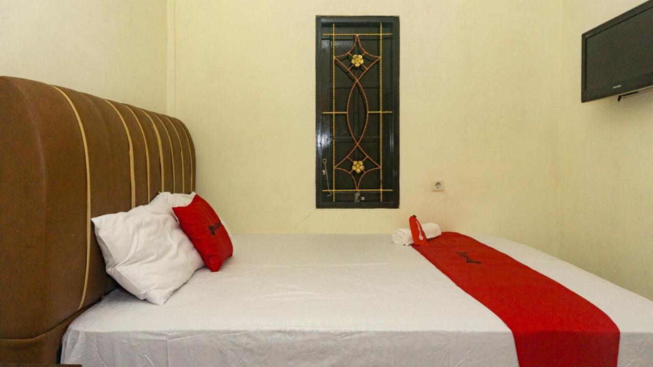 Hotel Reddoorz Near Sentani Airport Jayapura Esterno foto