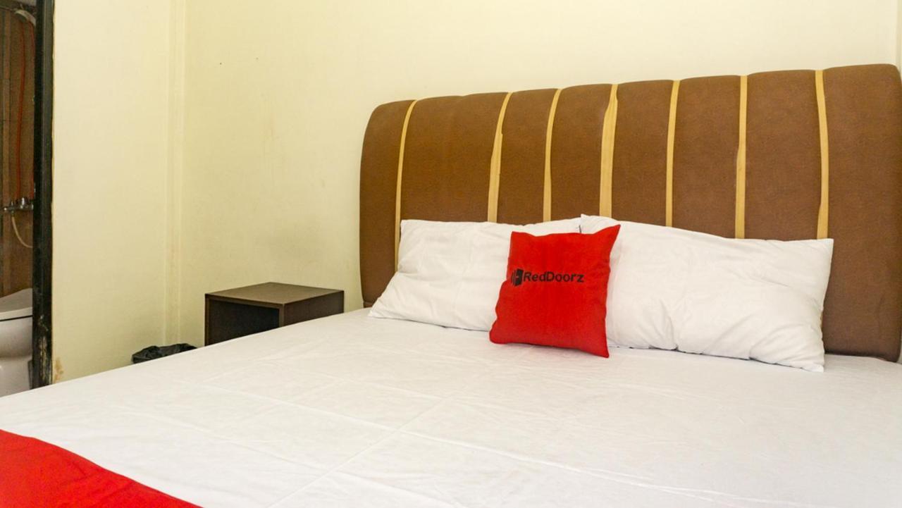 Hotel Reddoorz Near Sentani Airport Jayapura Esterno foto