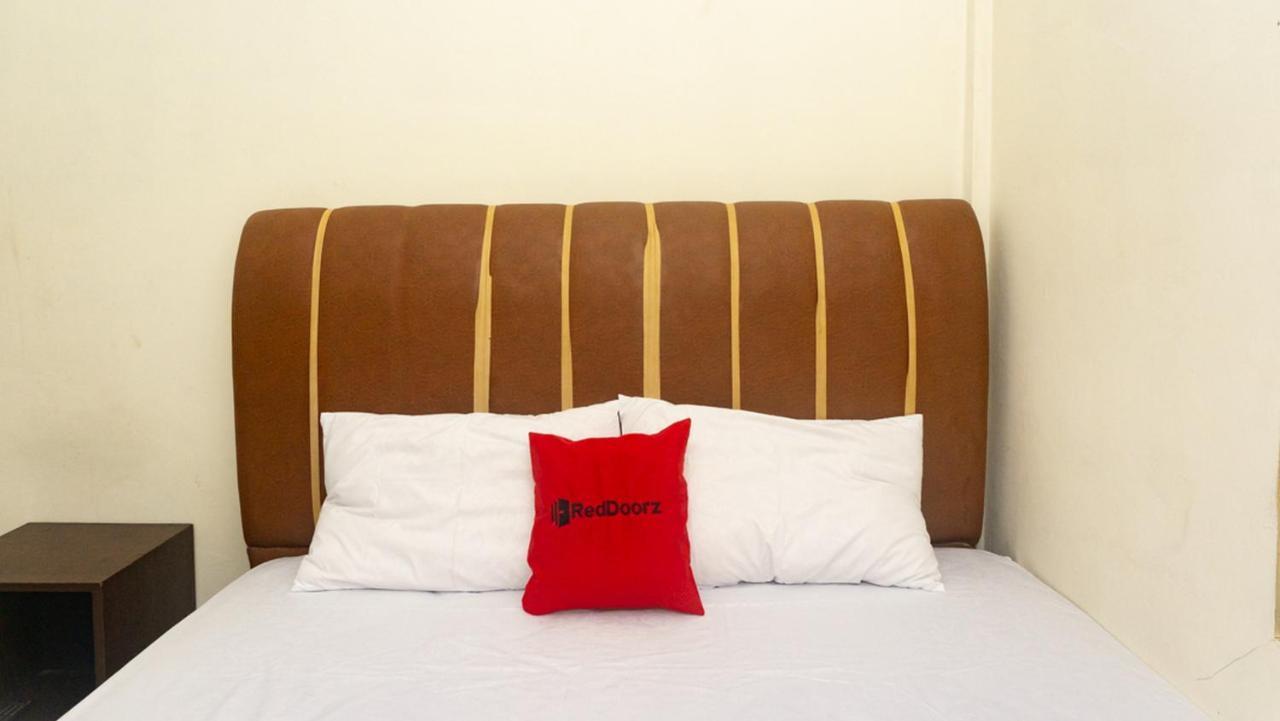 Hotel Reddoorz Near Sentani Airport Jayapura Esterno foto